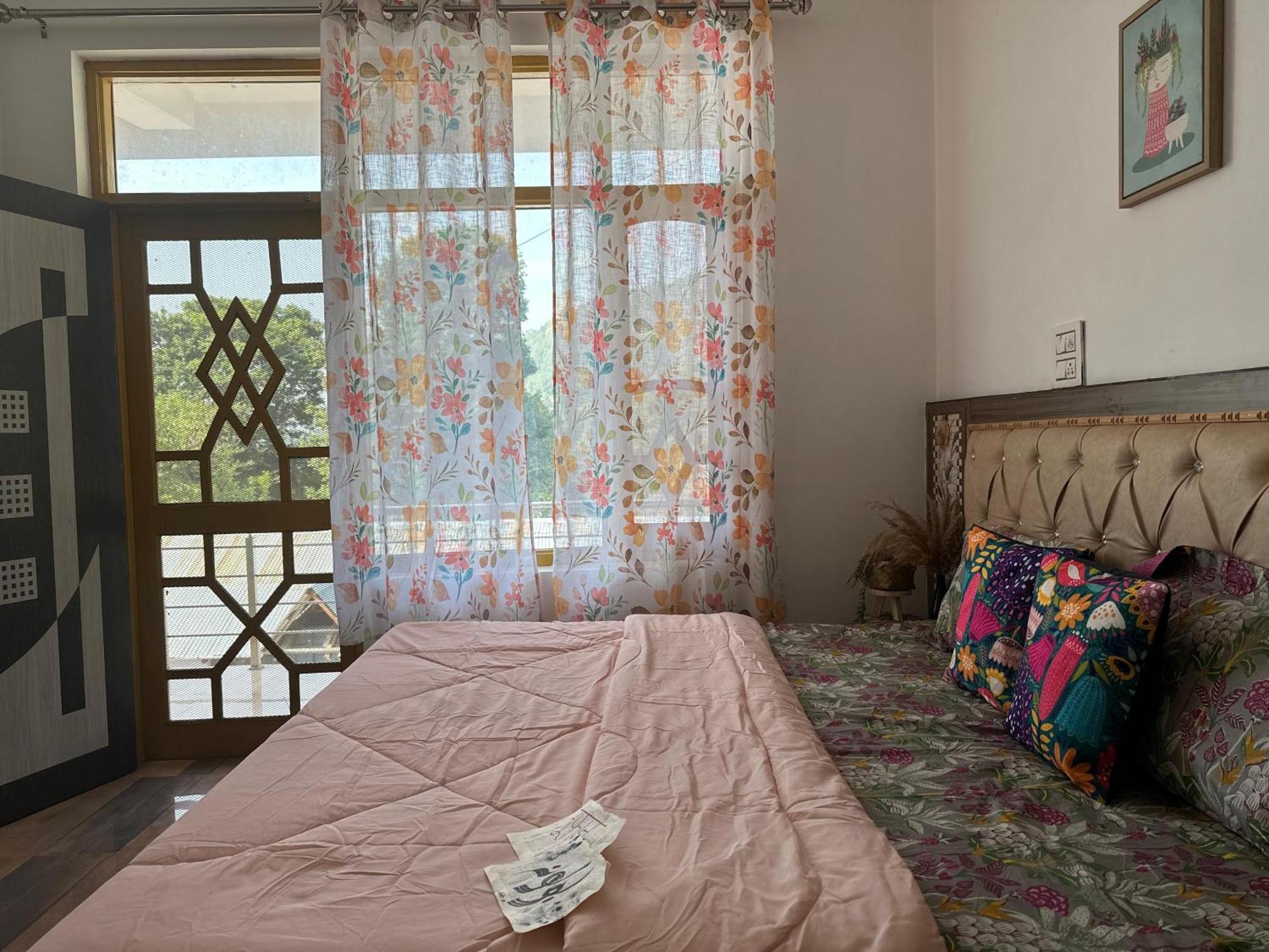 Hostel La Casa By Cosmic Kriya Bīr Zewnętrze zdjęcie
